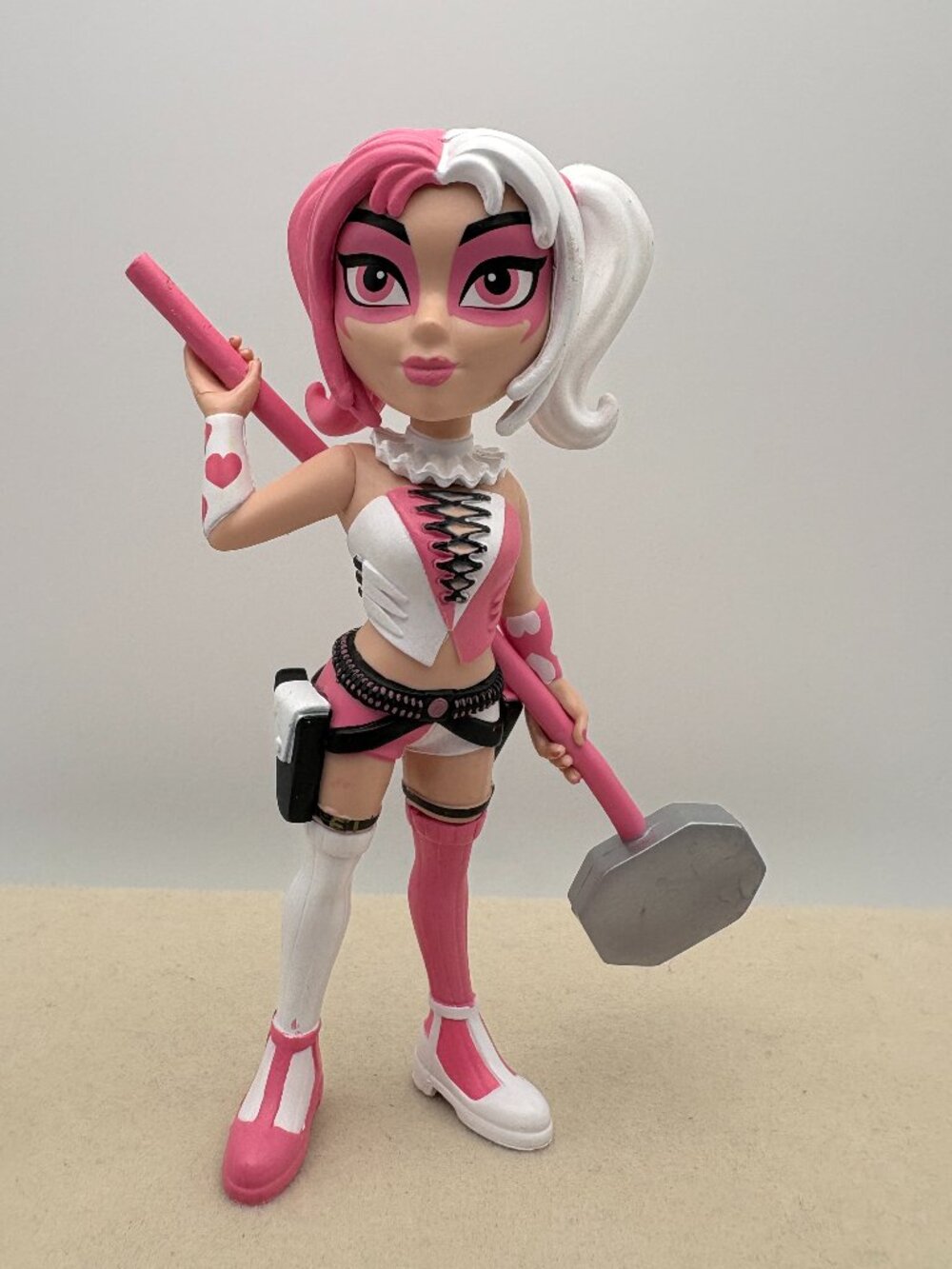 Funko Rock Candy DC Comics Harley Quinn (Pink & White) Target (SKU: 842TO)